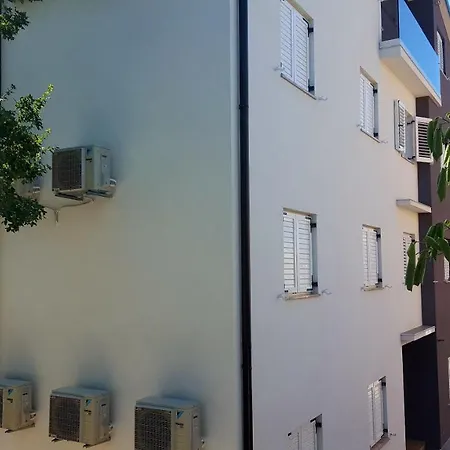 Apartment Avis Selce
