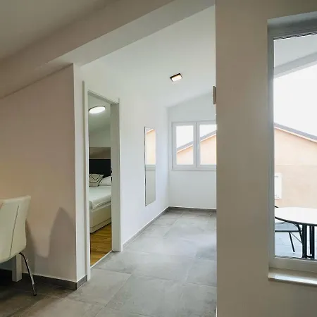 Apartment Avis