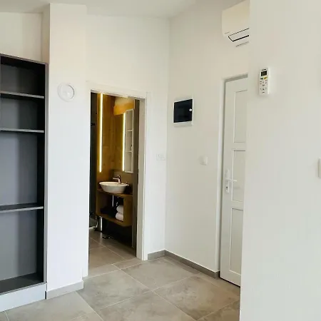 Apartment Avis
