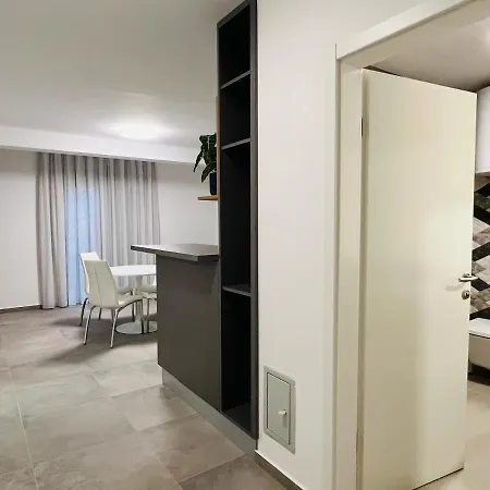 Apartment Avis *