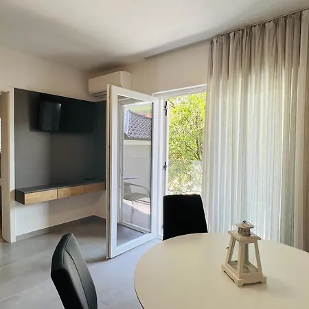 Apartment Avis Selce