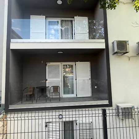 Apartment Avis *