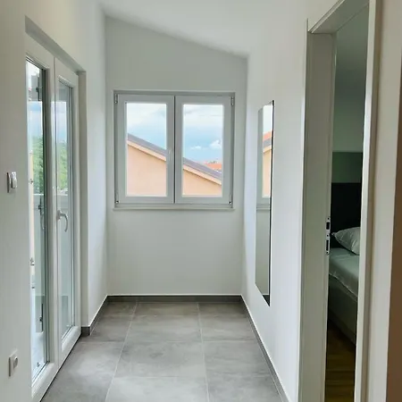 Avis Apartament Selce