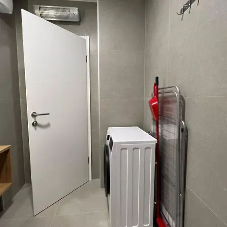 Apartament Avis