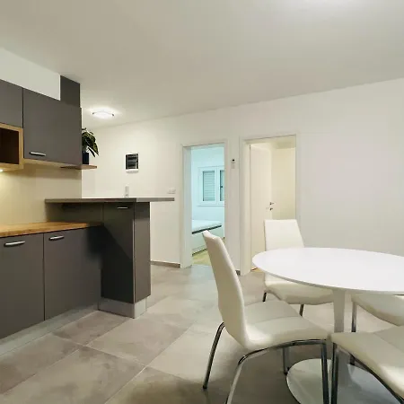 Avis Apartament Selce